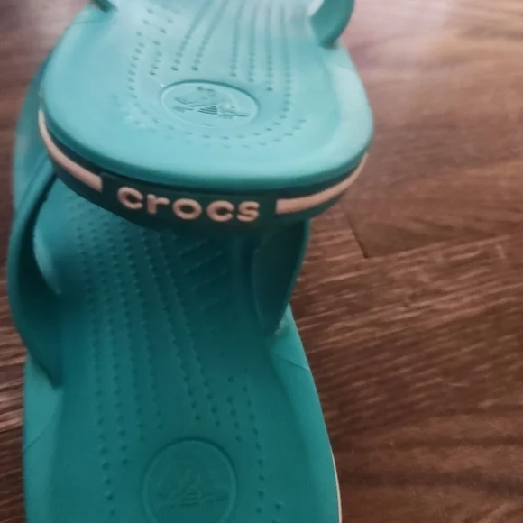 Unisex Croc Flipflops - Green - Size Men's 5 Women's  7 - Picture 6 of 7